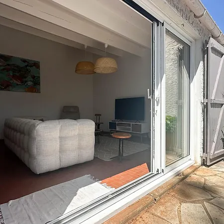 Holiday home Renovee 4 Pieces 80m² Avec Patio Prive Et Acces - La Palmyre - Fr-1-705-71 *