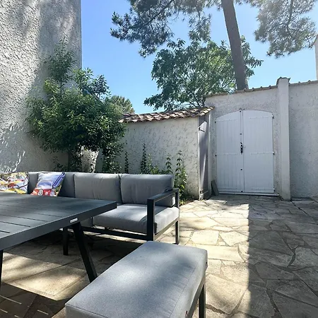 Holiday home Renovee 4 Pieces 80m² Avec Patio Prive Et Acces - La Palmyre - Fr-1-705-71 *