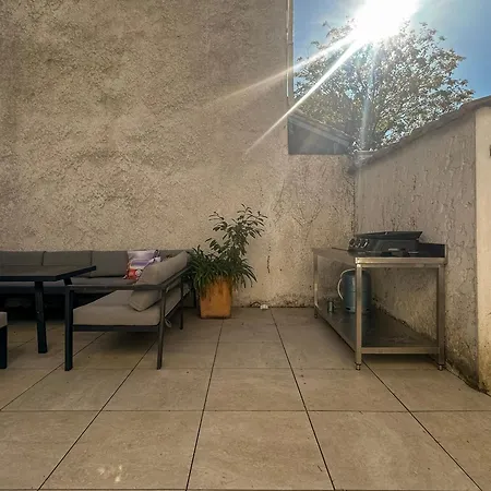 Rénovée 80m², 3 Chambres, 8 Pers, Terrasse, Parking - Fr-1-705-71 *
