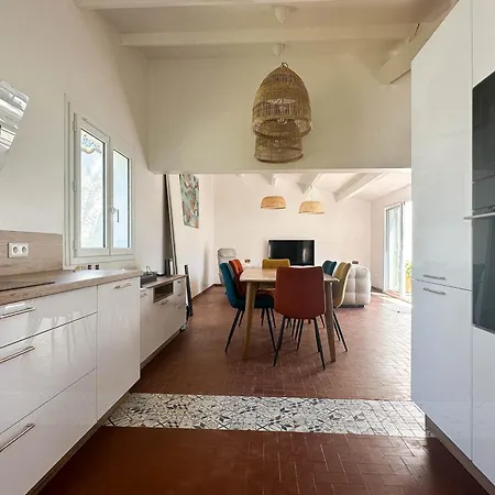 Renovee 80m², 3 Chambres, 8 Pers, Terrasse, Parking - Fr-1-705-71