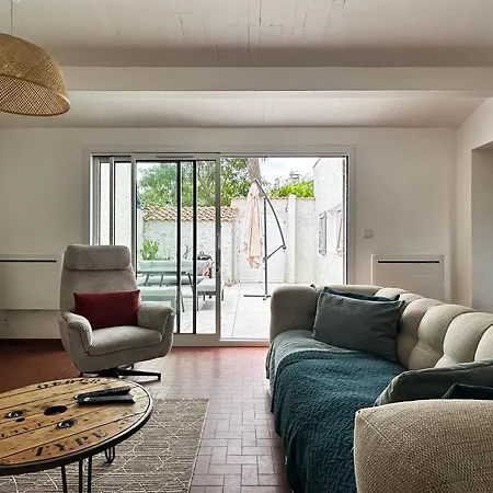 Renovee 80m², 3 Chambres, 8 Pers, Terrasse, Parking - Fr-1-705-71 Holiday home