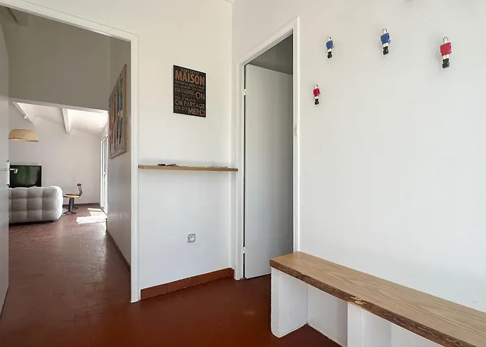 Renovee 80m², 3 Chambres, 8 Pers, Terrasse, Parking - Fr-1-705-71 *