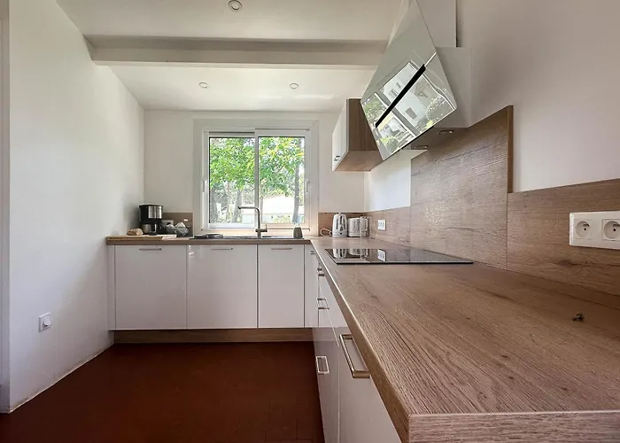 Renovee 80m², 3 Chambres, 8 Pers, Terrasse, Parking - Fr-1-705-71 *