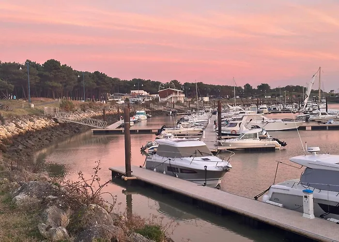 Σπίτι διακοπών Renovee 80m², 3 Chambres, 8 Pers, Terrasse, Parking - Fr-1-705-71 Les Mathes