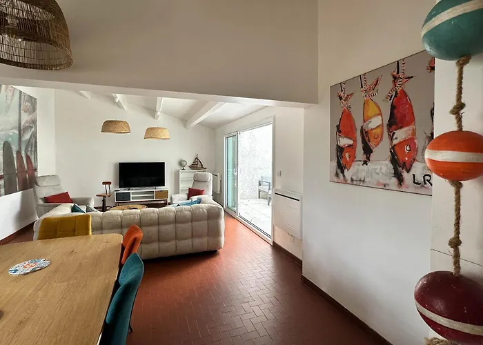 Renovee 80m², 3 Chambres, 8 Pers, Terrasse, Parking - Fr-1-705-71